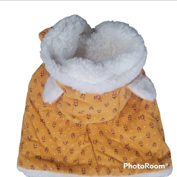 Aspen Kids Floral Faux Sherpa vest‎ - Picture 3 of 4